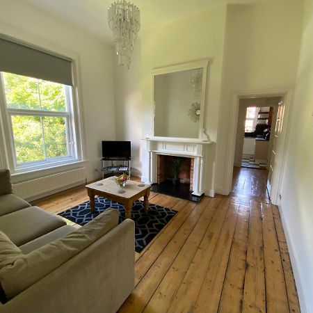 Lovely 2 Bedroom Flat Wifi Close To The Beach Bornemouth Extérieur photo