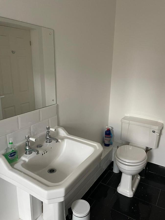 Lovely 2 Bedroom Flat Wifi Close To The Beach Bornemouth Extérieur photo
