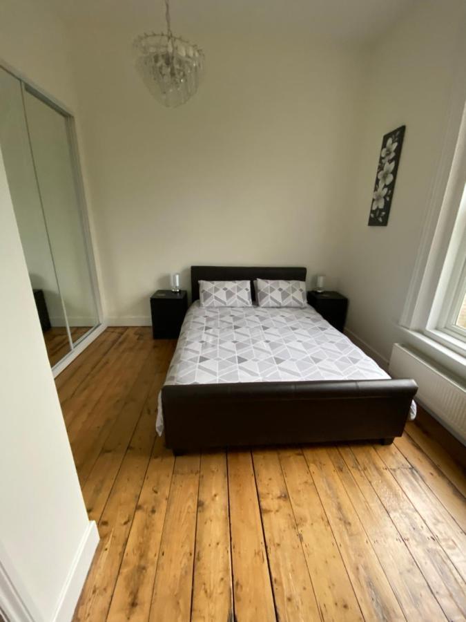 Lovely 2 Bedroom Flat Wifi Close To The Beach Bornemouth Extérieur photo